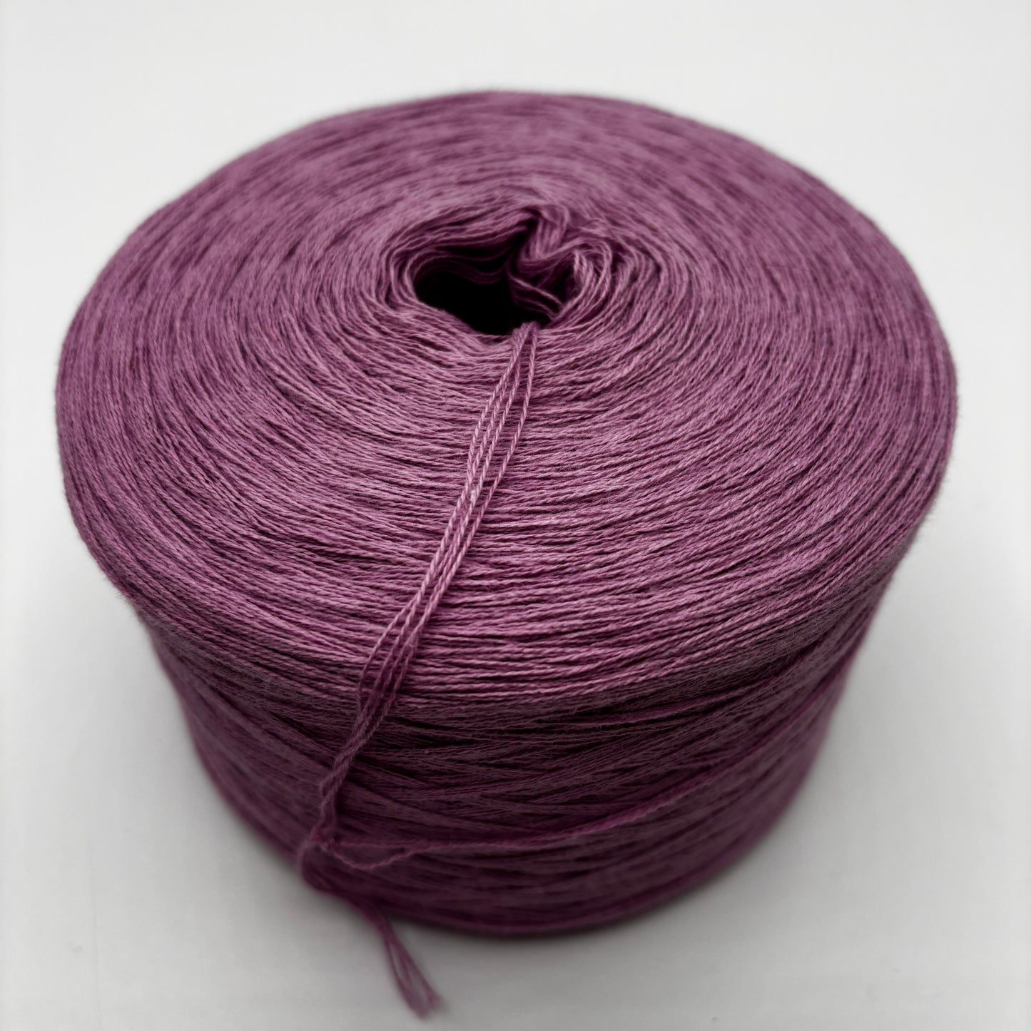 SALE Einzelstück, andere Lauflänge als geplant Bobbel  Uni Amethyst 4 Fäden 1000m