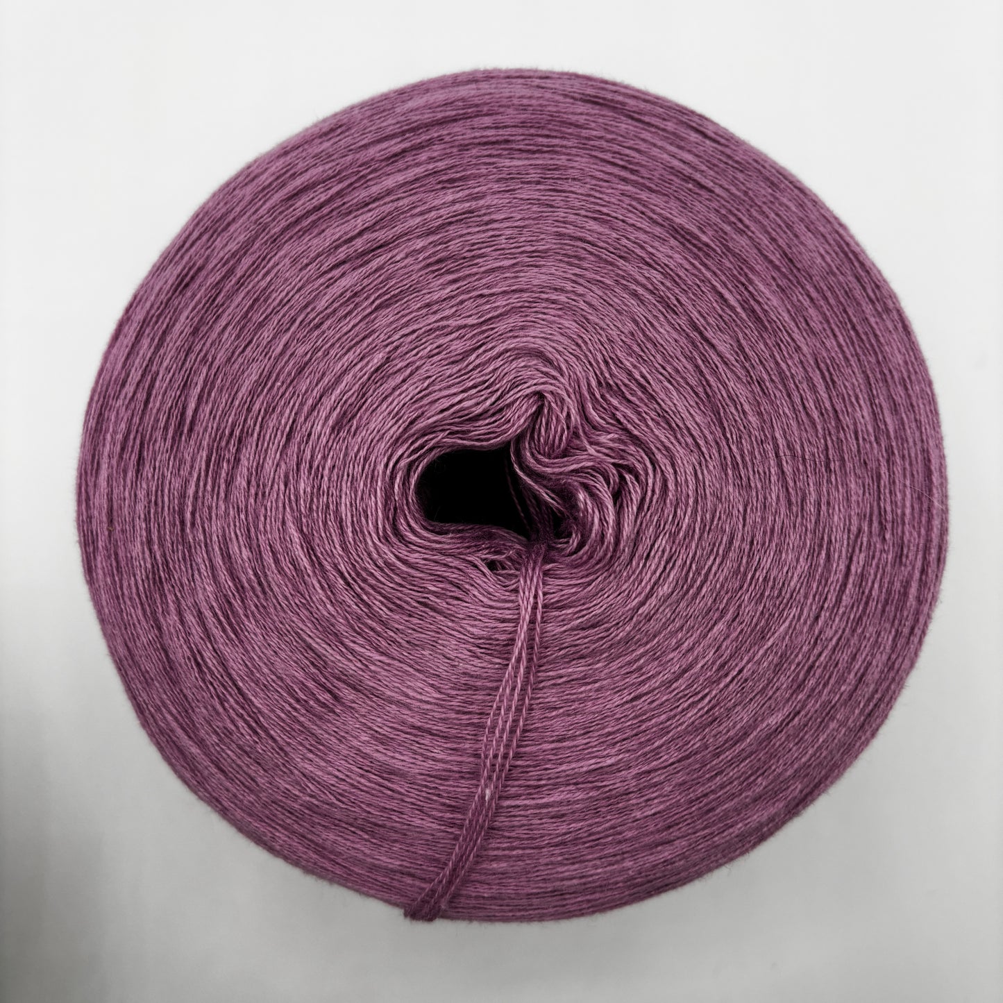 SALE Einzelstück, andere Lauflänge als geplant Bobbel  Uni Amethyst 4 Fäden 1000m